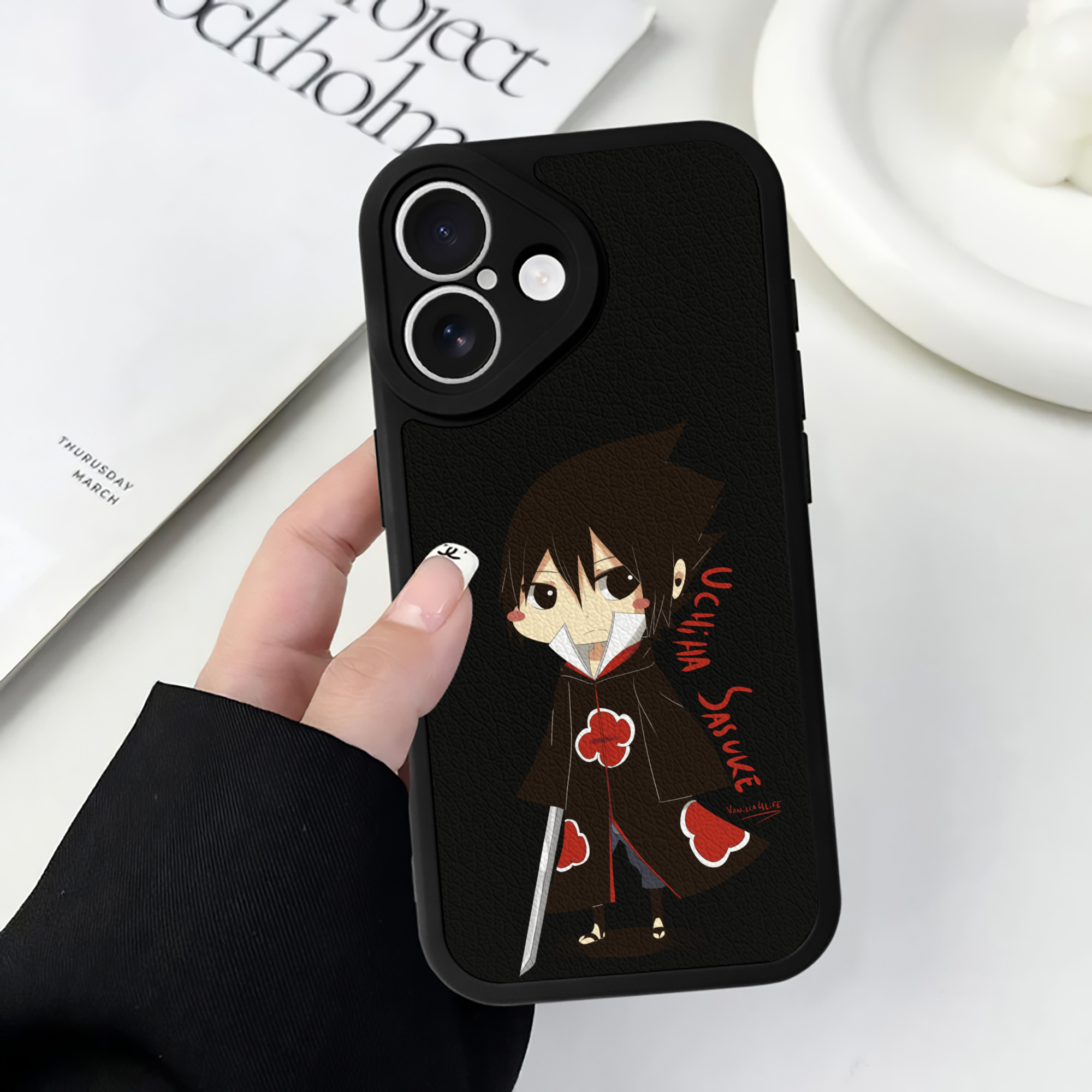 （画像用） NARUTO -ナルト- うちは サスケ Uchiha Sasuke 【iPhone 16シリーズ対応】シリコンスマホケース（レザー調） 材質：シリコン